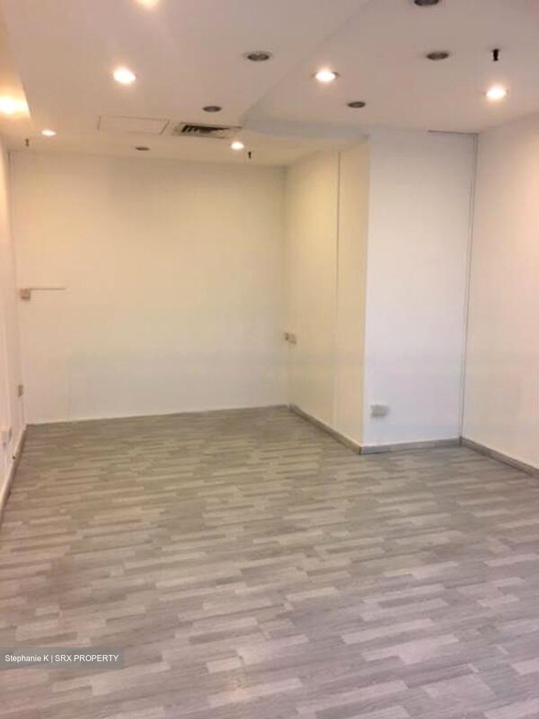 City Plaza (D14), Office #453902291